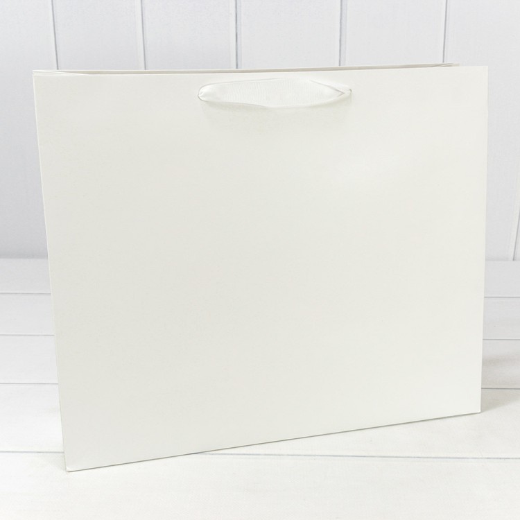 Пакет подарочный Белый 39,5*33*12 230г 1/20 1/80 Арт: 000200AA