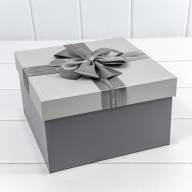 Коробки Квадратные Набор 1/3 21*21*12,3 с бантом &quot;Just For You&quot; Серый 1/18 Арт: 721620/1 - Коробки Квадратные Набор 1/3 21*21*12,3 с бантом "Just For You" Серый 1/18 Арт: 721620/1