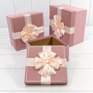Коробки Квадратные Набор 1/3 21*21*12,3 с бантом &quot;Just For You&quot; Розовый 1/18 Арт: 721620/2 - Коробки Квадратные Набор 1/3 21*21*12,3 с бантом "Just For You" Розовый 1/18 Арт: 721620/2